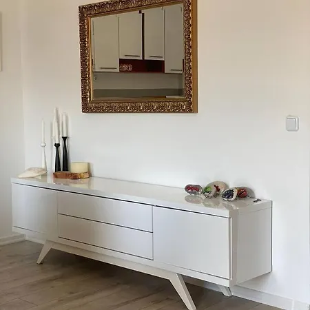 Vikendica Angelina *